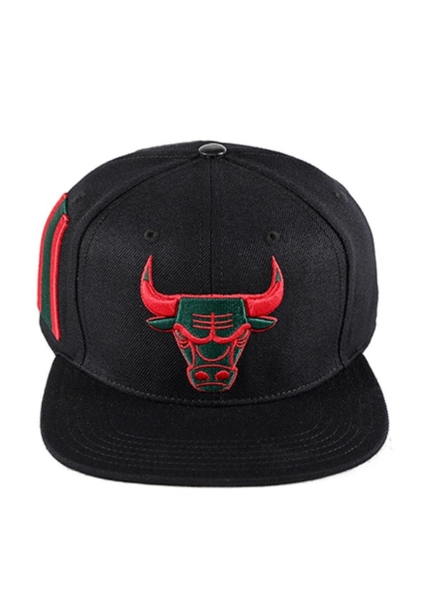 Chicago Bulls Logo Strapback (Green/Red Patch)