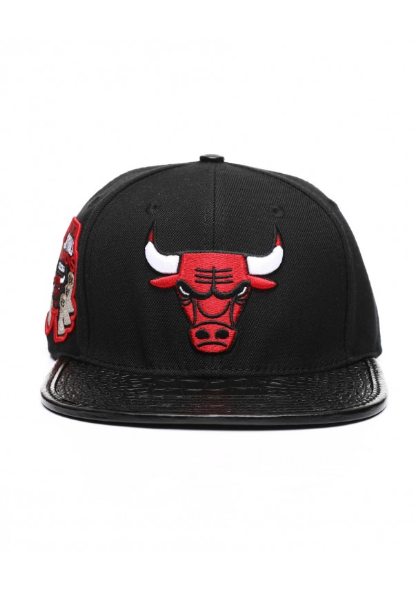 Chicago Bulls Logo Gator Visor Strapback (Black)